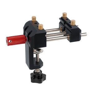 Тиски верстачные 80 мм CLM-070