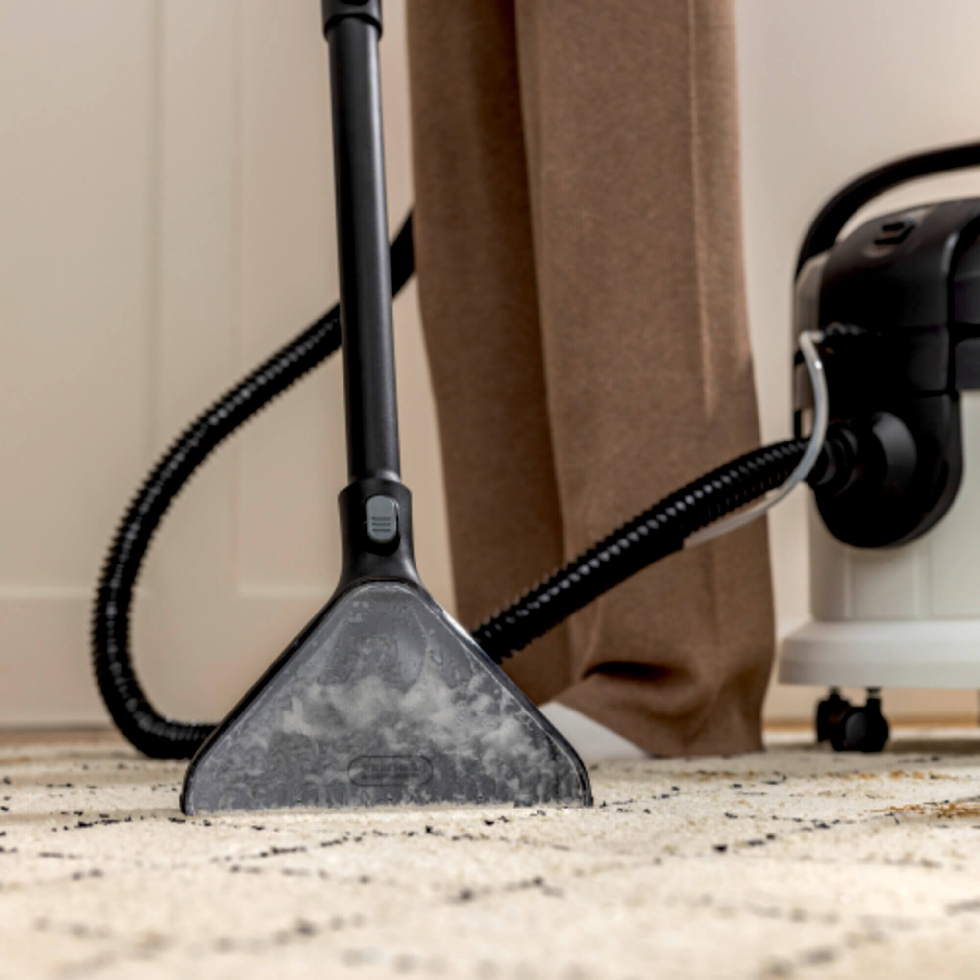 Пылесос моющий KARCHER SE 4