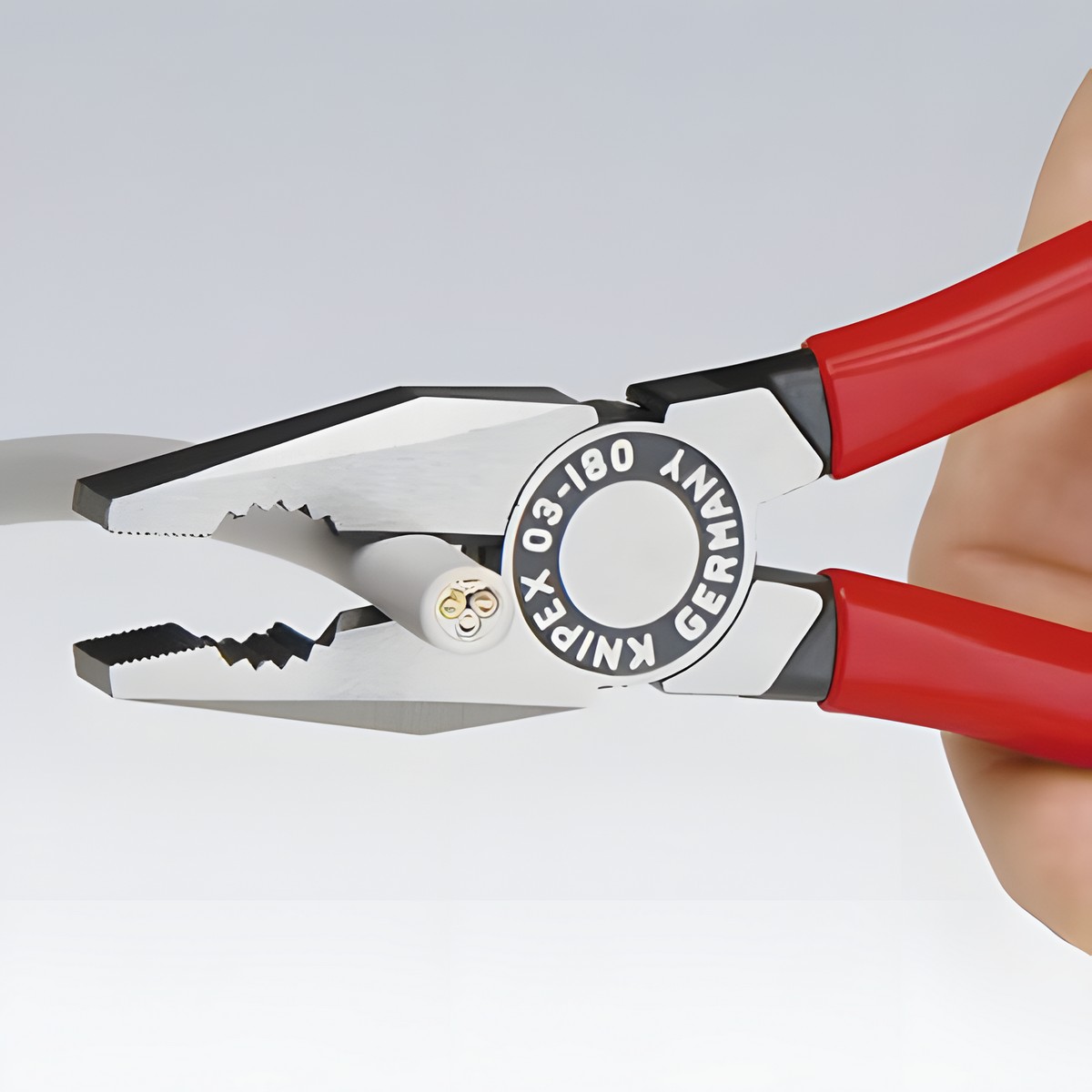 Плоскогубцы 180 мм (черн) KNIPEX KN-0301180