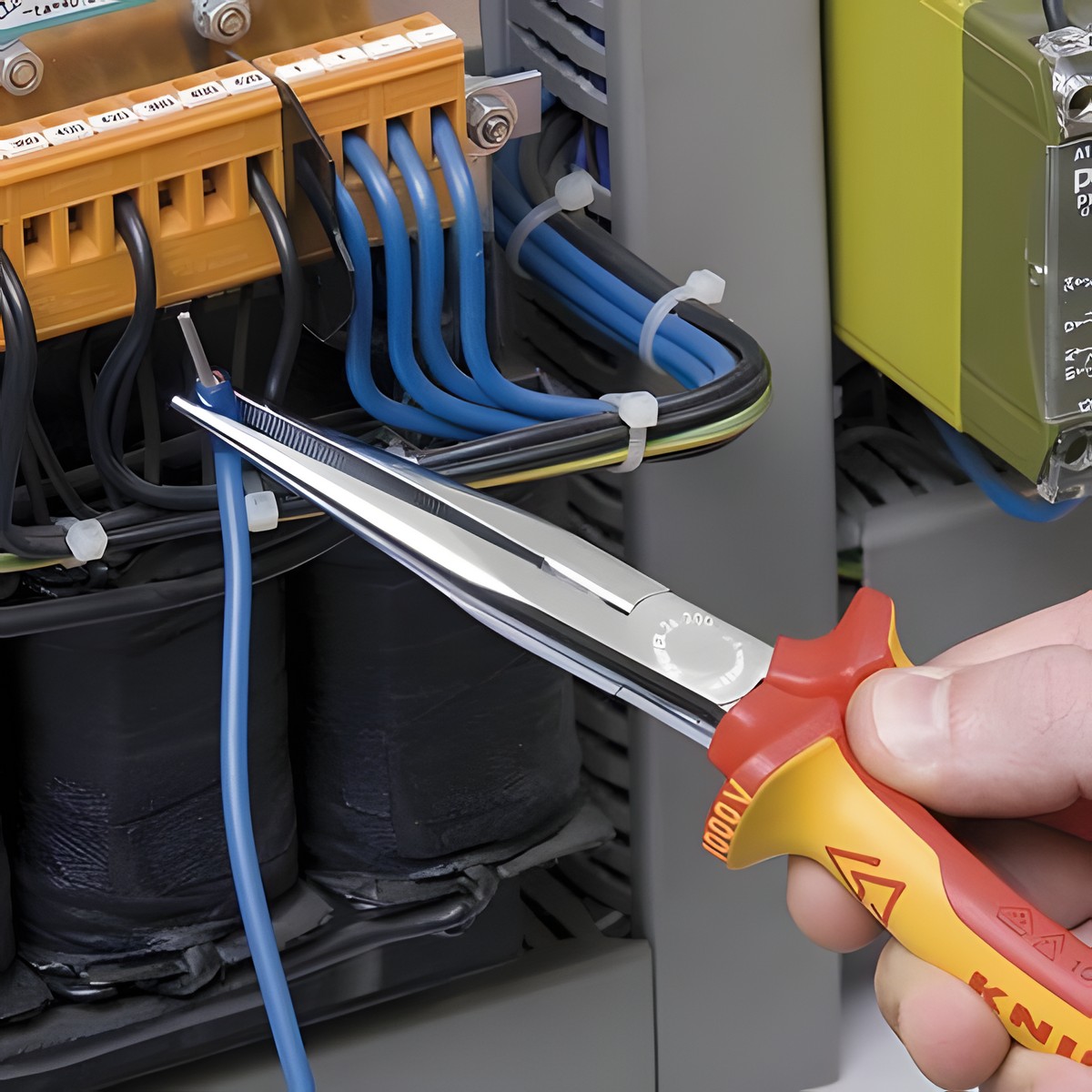 Длинногубцы 200 мм VDE KNIPEX KN-2616200