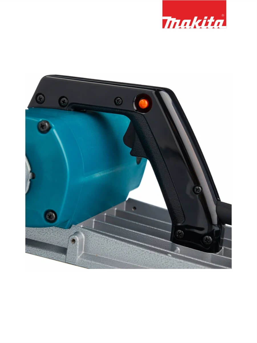 Рубанок MAKITA 1806B