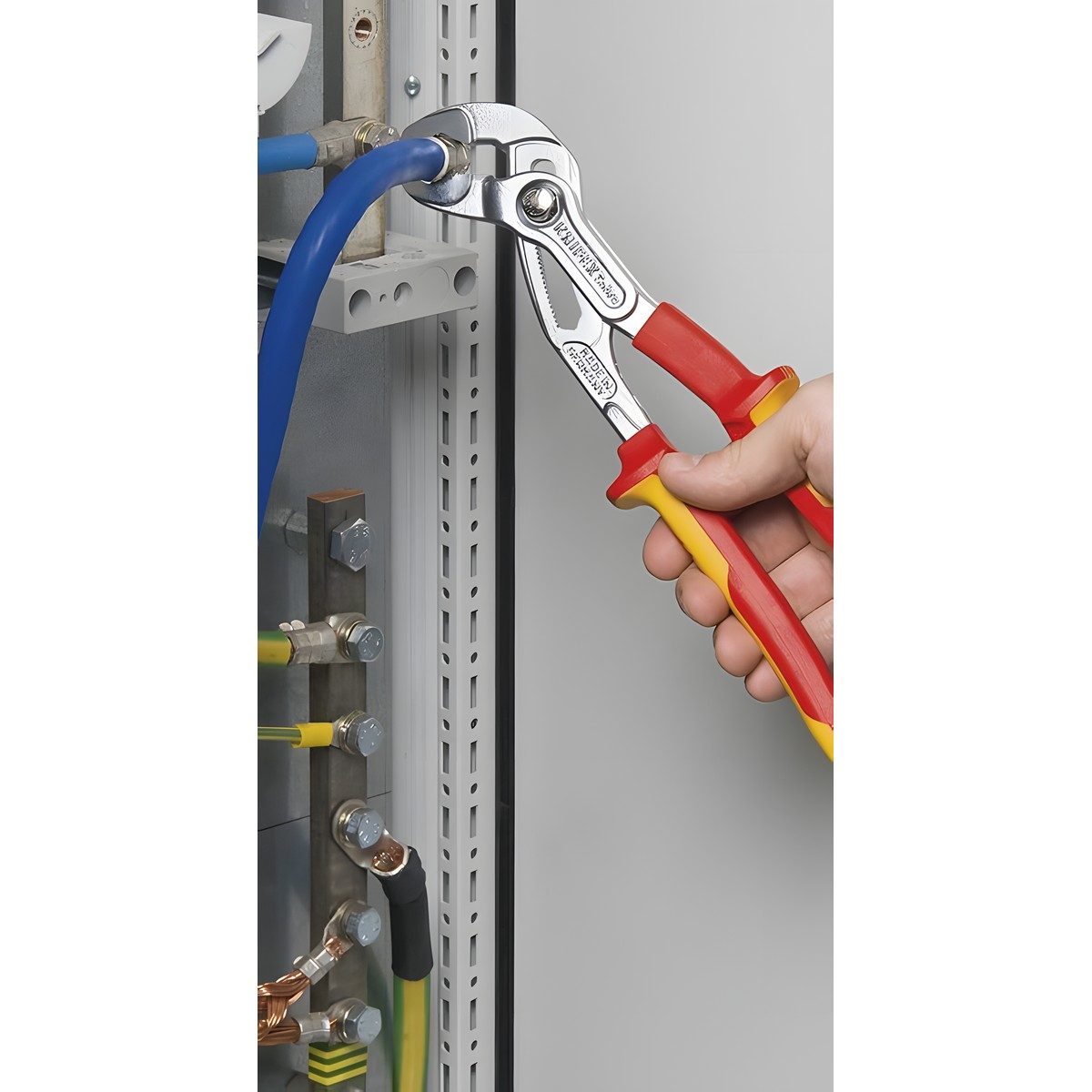 Клещи переставные трубные 250 мм Cobra VDE KNIPEX KN-8726250