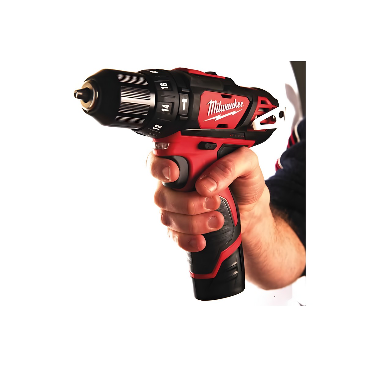 Дрель-шуруповерт аккумуляторная MILWAUKEE M12 BPD-202C 4933441940