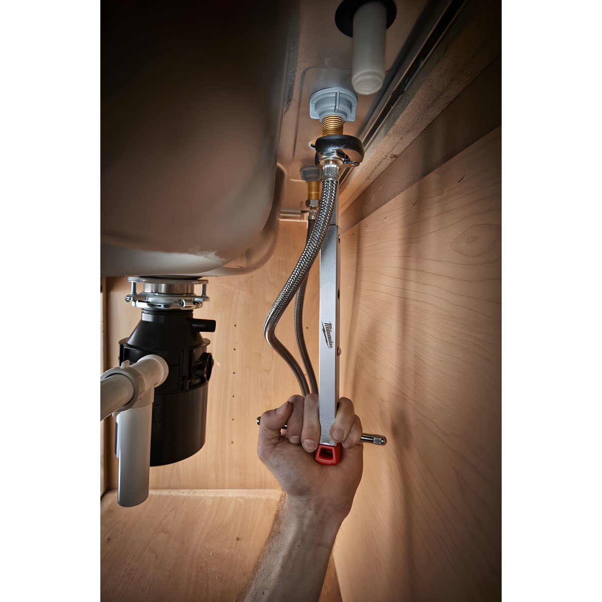 Ключ для гибкой подводки 10 - 32 мм MILWAUKEE 48227001