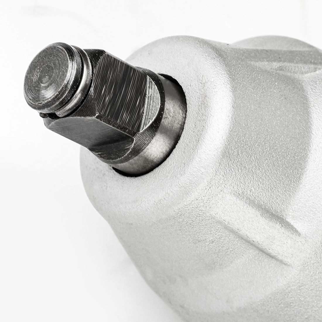 Гайковерт P.I.T. PIW1050-С МАСТЕР (220В,1050Вт, 100-350Нм, 2200 об/мин, 1/2", головки)IMPACT