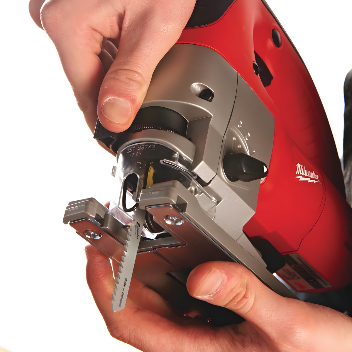 Лобзик MILWAUKEE JSPE 135 TX 4933381230