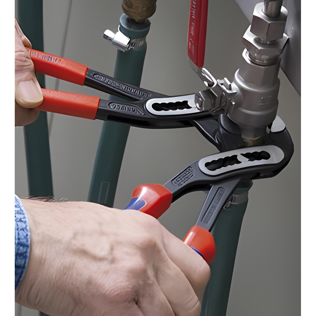 Клещи переставные трубные 250 мм Alligator (черн) KNIPEX KN-8802250