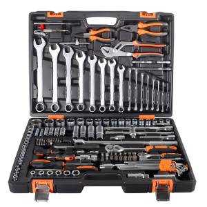 Набор инструментов ВИХРЬ 151 пр. (1/2'', 1/4'', кейс)