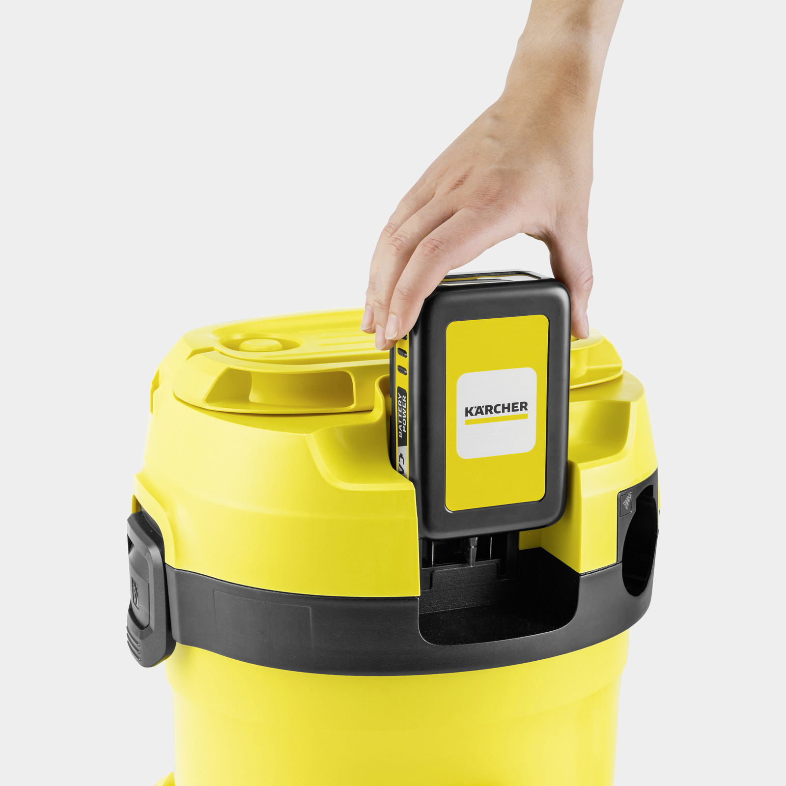 Пылесос аккумуляторный KARCHER WD 2-18