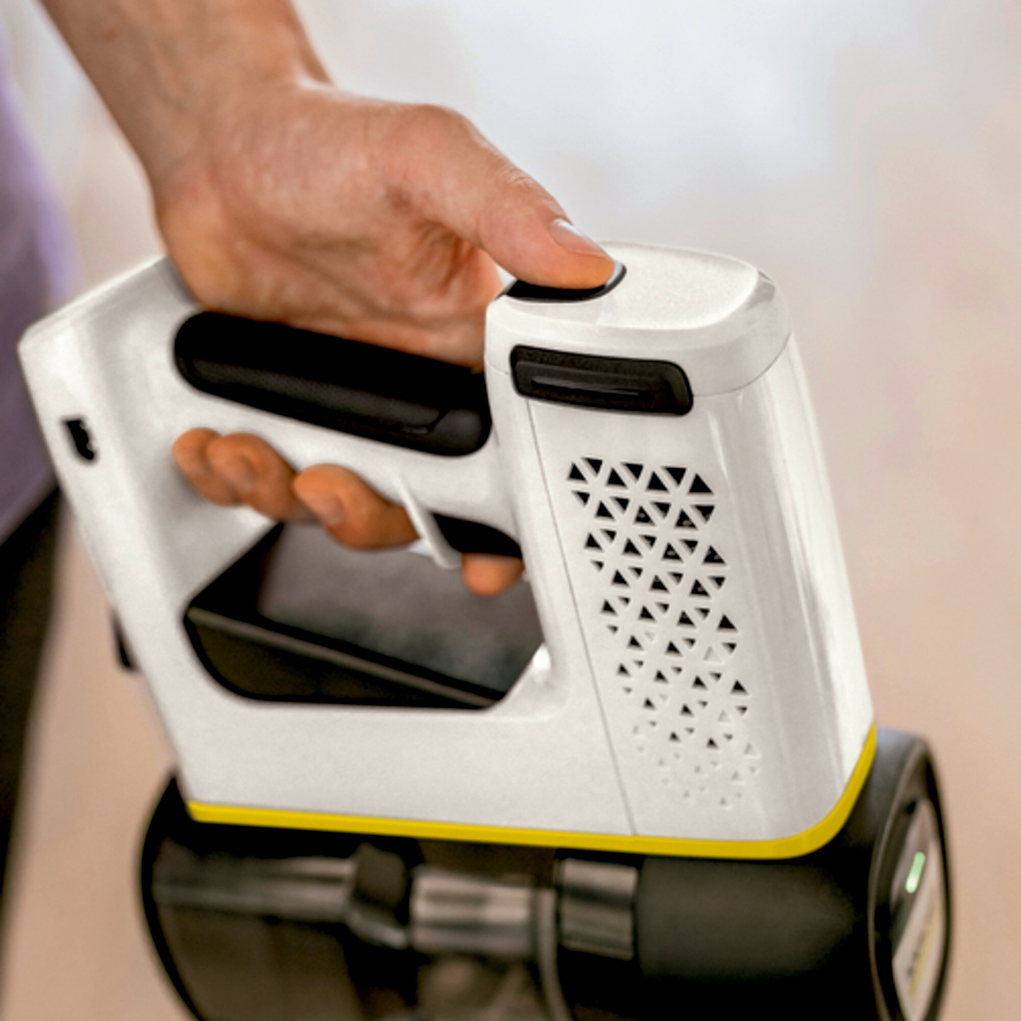 Пылесос аккумуляторный KARCHER VC 4 Cordless myHome 1.198-630.0