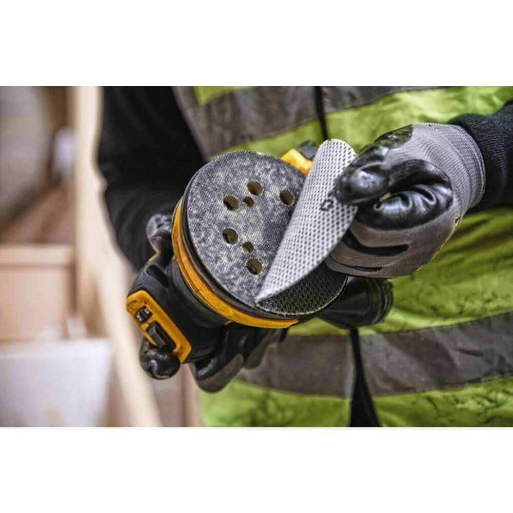 Шлифмашина эксцентриковая аккумуляторная DEWALT DCW210N-XJ (без АКБ и ЗУ)