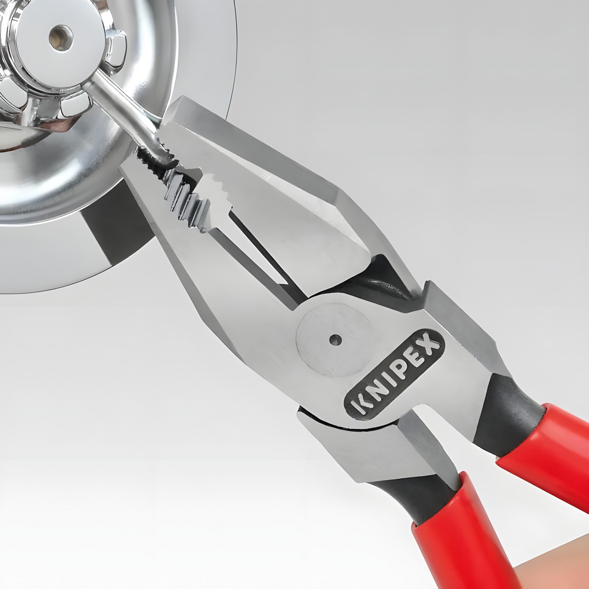 Плоскогубцы силовые 180 мм (черн) KNIPEX KN-0201180