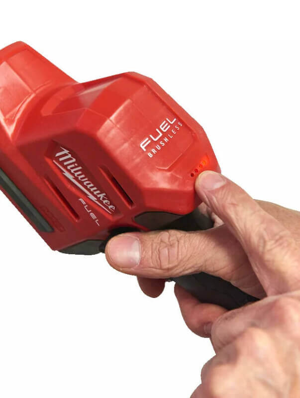 Кусторез аккумуляторный MILWAUKEE M12 FHT20-402 4933479676